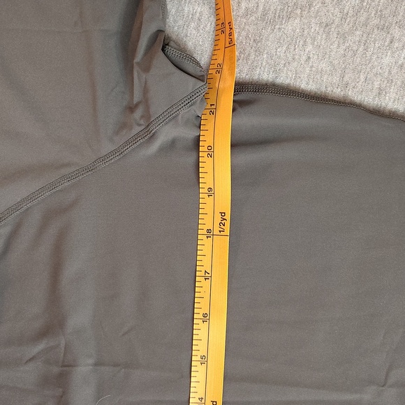 MAISON MISFITS 15 MEN'S UNISEX ATHLETIC SPORTSWEAR ACTIVEWEAR SHORT SLEEVED TOP - Picture 8 of 11